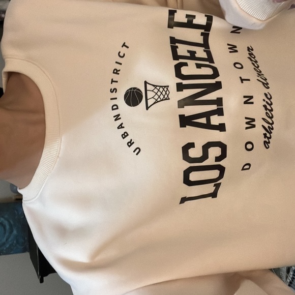 Oversized sweatshirt in cream - Picture 4 of 8